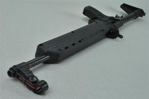 gunrunnerhell:  Kel-Tec Sub 2000 A carbine that actually folds in half, making it very compact. Available in either 9x19mm or .40 S&W, it uses magazines from either Glock, Beretta, SIG and Smith & Wesson. Made mostly of polymer, the Sub-2000
