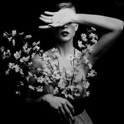 theindifference:  Lost in darkness by Josephine Cardin!