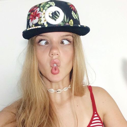 http://streetgrl.tumblr.com/post/154738521622