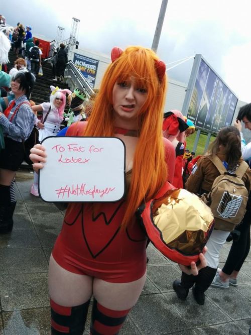 schizofennecphrenic: jointhecosplaynation: foodandcosplay: pipawolf: Hi everyone!I want to bring you