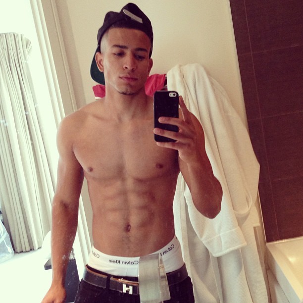 fitboys:  getitboi:  He got that thang that I like ♥  fitboys:  -For Fit Boys