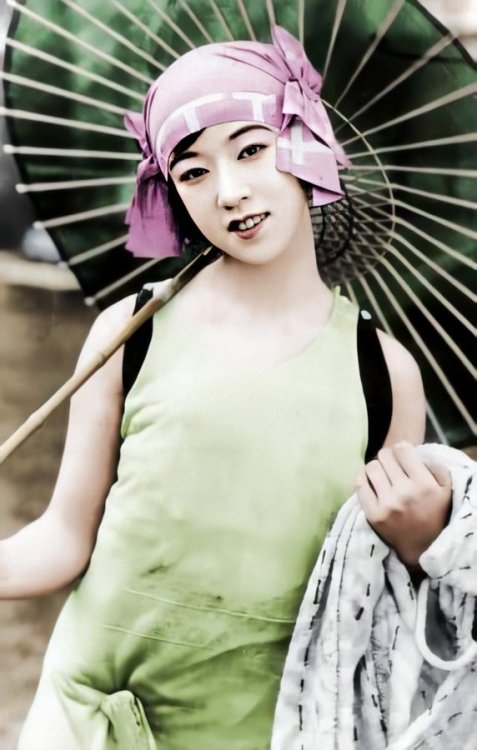 Tsukuba Yukiko 筑波雪子 (1906-1977) in swimsuit - 1925 - Colorised by Digital Mix Company - JapanSource 