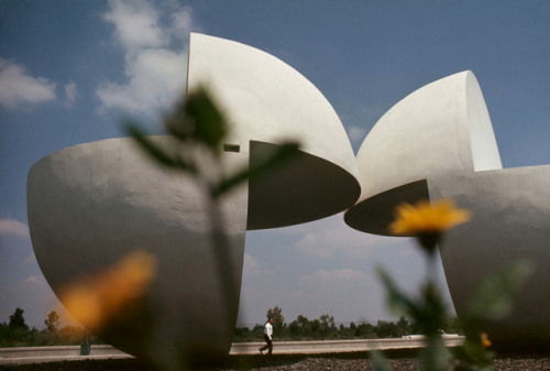 tomorrowcomesomedayblog:René Burri, Mexico City 1968