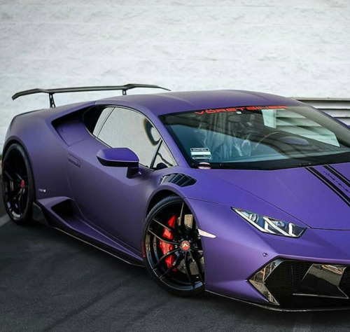 luxurysupercars:Lamborghini Huracan•