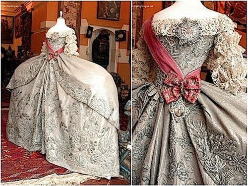 heavyarethecrowns:Future Catherine II the Great’s wedding dress she wore in 1745 when she was around