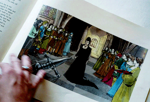 The Queen Is Dead. Long Live The Evil Queen.