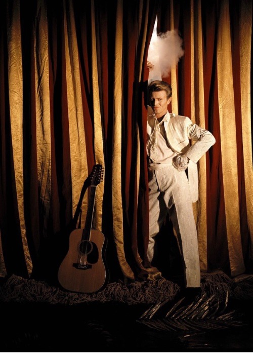 wingedbelievereagle: DAVID BOWIE BY TONY MCGEE