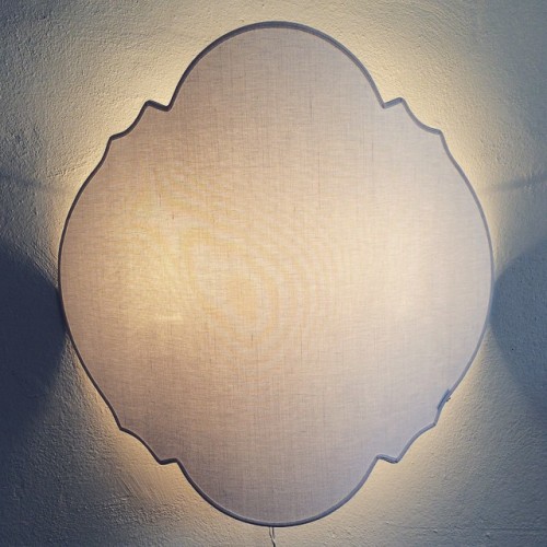 #servomuto #newshape #baroque #bespoke #whitelinen #warmlight #walllamp #decor #home #interior #inst