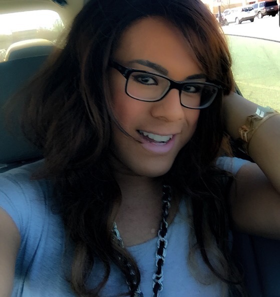 stephen1161:  melinaleonxo:  💅💄👓👠💋💖 tgirl Melina  Beautiful