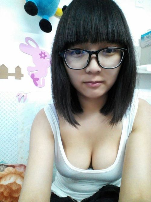 thrash-erotic: fuli-girl: 眼镜女大学生 一般眼镜女都特别Sao 感谢汤友分享 精品资源汇总导航帖 地味でいーなー