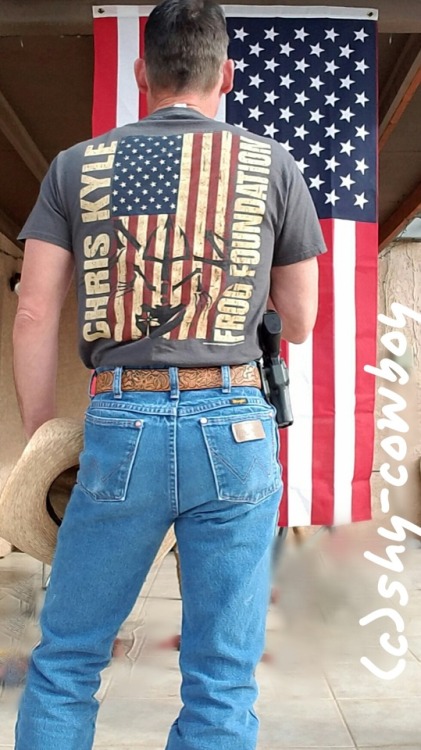 shy-cowboy: Happy red Friday and happy Chris Kyle day Backwards flag&hellip;&hellip;