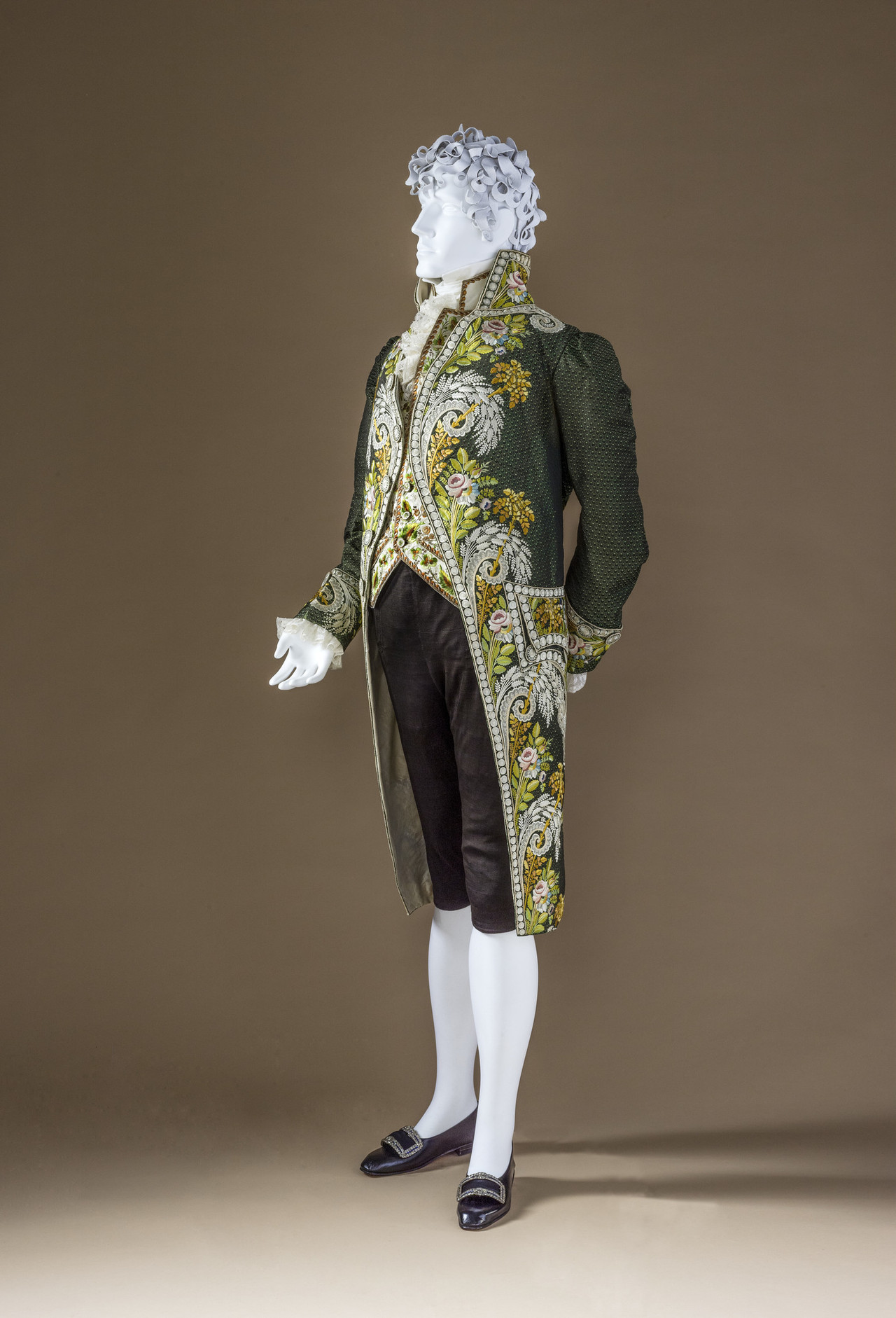 lookingbackatfashionhistory:• Coat. Date: ca. 1800 Medium: Silk figured ...