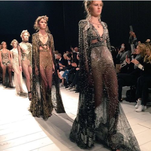 Beautiful sparkles by @worldmcqueen in London | Welcome back#LFW #londonfashionweek #alexandermcqu