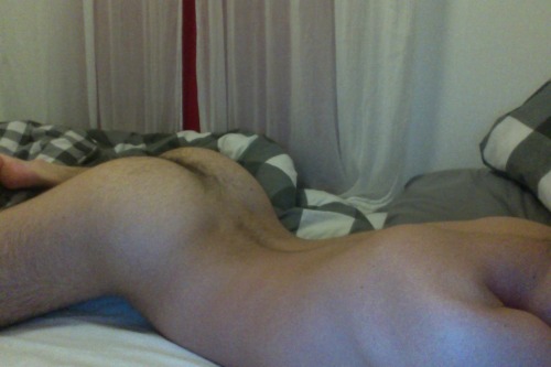 supremeporn:  when boredom strikes