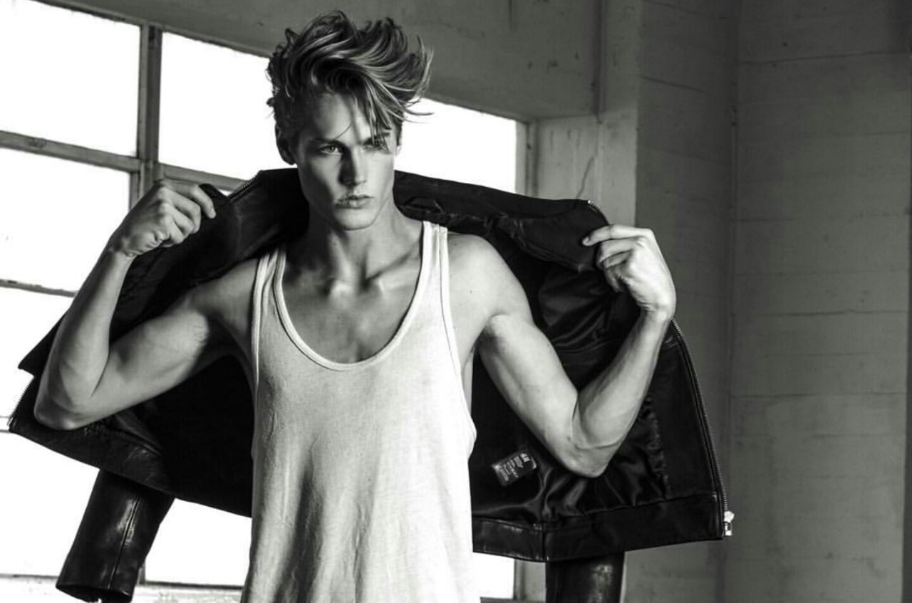 boytrappedinthcloset:  Neels Visser is the sexiest 17 year old I’ve ever seen he