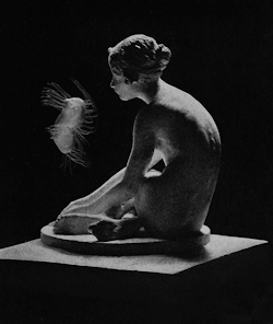 billdomonkos:  GIF: Bill Domonkos, 2015  (Image/Sculpture: Emil Fuchs, 1921) 