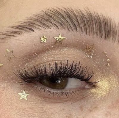 whimsigothwitch:Cosmic eyeshadow