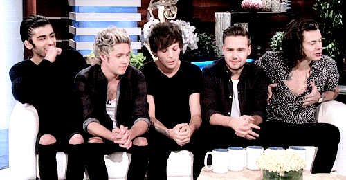 littleblackdress93:“do you want another chair”“no we are okay”