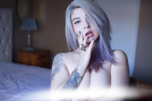 altmodelgirlcrush:Talena Suicide