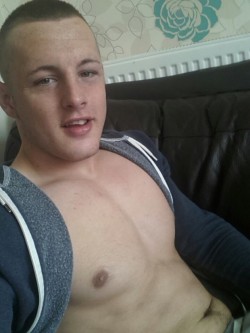 luvhungfellas:  ladsandscallys:  Uk scally