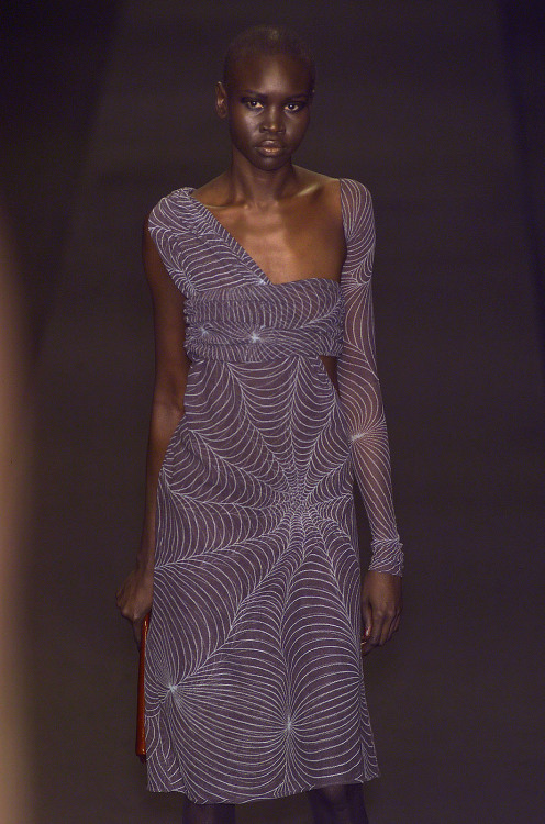 driflloon:alek wek @missoni fw01