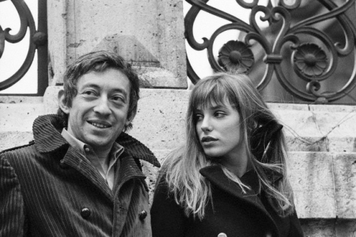 en-dansant-la-javanaise:
“ Serge Gainsbourg and his partner Jane Birkin in the courtyard of the French National College of Fine Arts, in Paris, photo by Jacques Haillot, January 2, 1969
”
