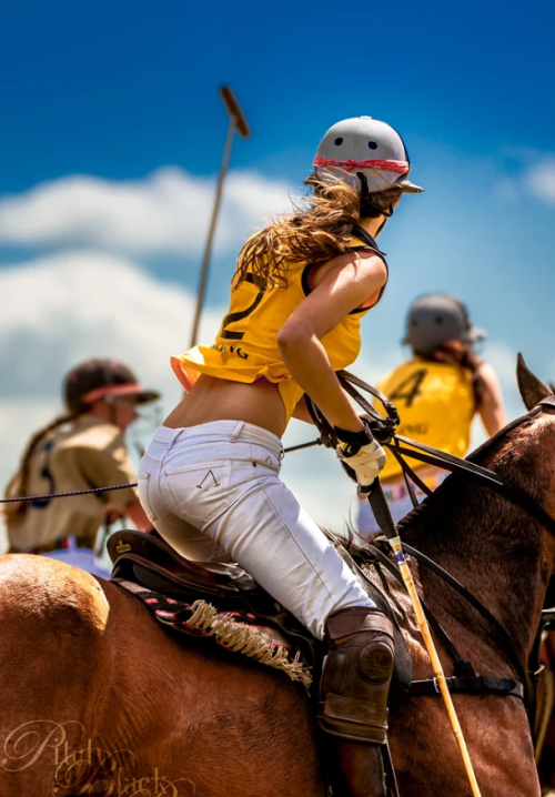 arnold-ziffel: She had this thing for horses… I had this thing for her… 