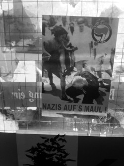 greycomplex:  “Nazis auf’s Maul!”