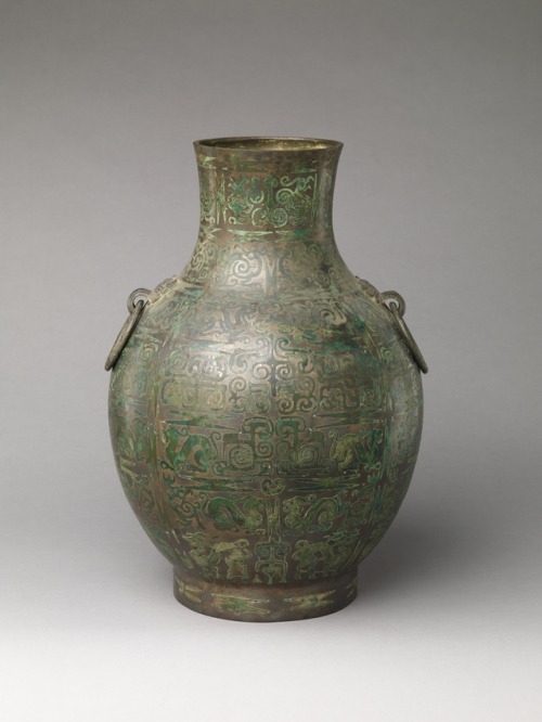 met-asian:戰國 嵌紅銅青銅壺|Wine Container (Hu) via Asian ArtMedium: Bronze inlaid with copperH. O. Havemeye