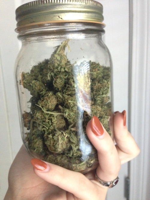 indica-illusions:  the-softer-sins:  pretty new pickup   Those nailssss