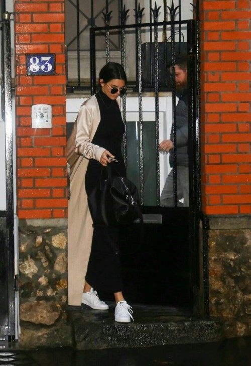 kengicake:  1/22/16: Kendall out and about in Paris  