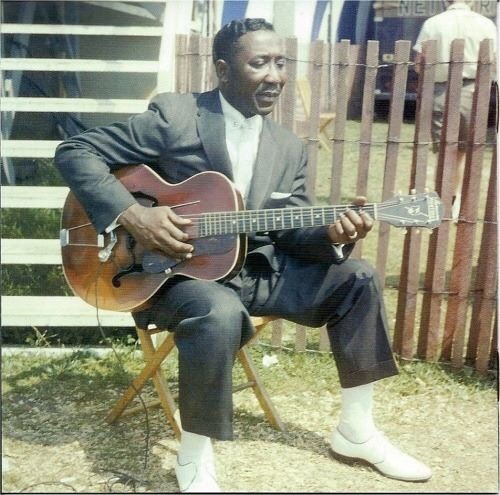 retro2mod:  Muddy Waters
