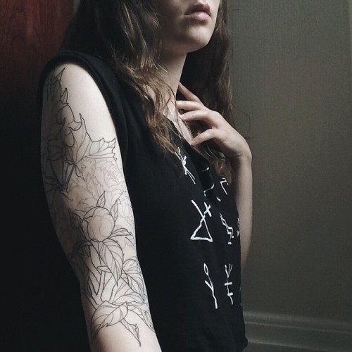 Wrap around tattoo: the photo conundrum | started my right arm with @ceceliatat2 last week Reposting