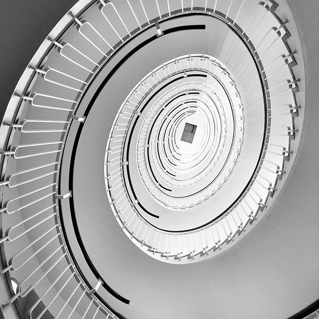 theonlymagicleftisart:Black and white architectural photography by Lex Lexie.