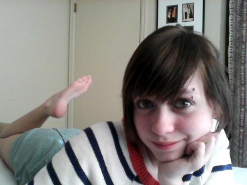 aslutandafeminist: Feet feet feet.  I hope this will do for the time being!! -Doe
