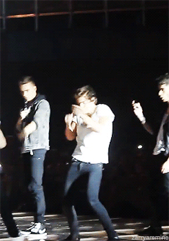 zaynharry:   Harry’s best moves to impress a girl 