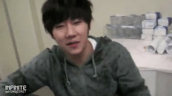 chiafesiale:  Sunggyu and his random happiness