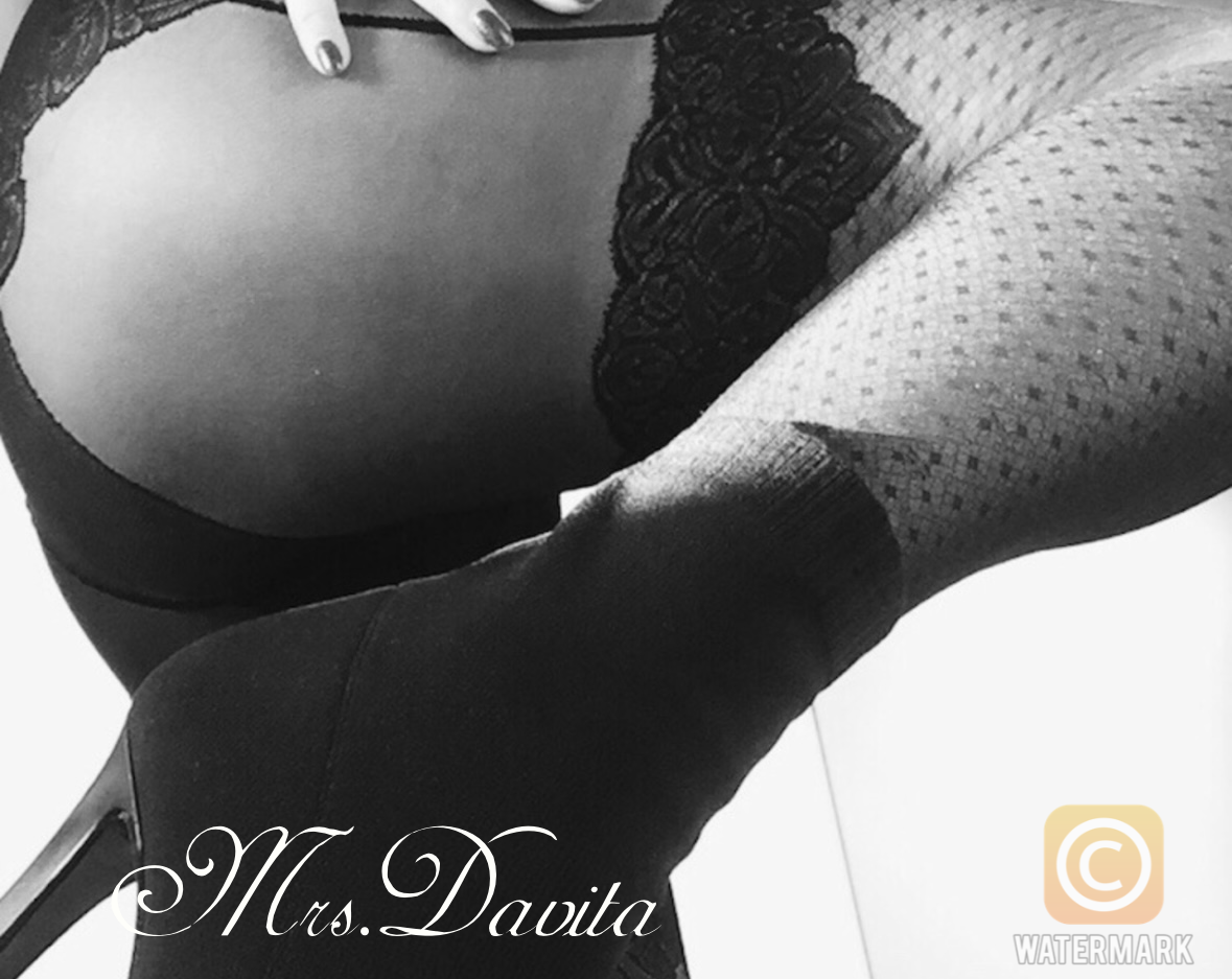 mrsdavita: Now there&rsquo;s a cheek that needs a hand print. 🖐️