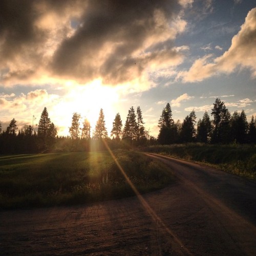 Auringonlasku #sunset #finland #lake #forest #vscocam #naturegram #vscosunset #vscoscandinavia #vsco