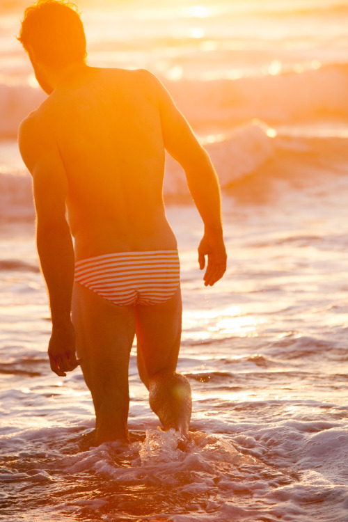 summerdiary:      COVER STORY | PART II   SUNSET SWIM   IN THE PACIFIC     with   COLBY KELLER   |   VENICE BEACH, CALIFORNIA   BY WADLEY PHOTOGRAPHY FOR SUMMER DIARYSWIM BRIEF BY MR TURK TO BE CONTINUED …Discover more by Wadley Photography on