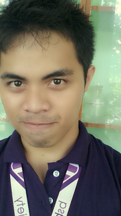 Eto na po yung mukha ko after 8 months of not posting my face on this site. Haha padaan lang! :) Wit