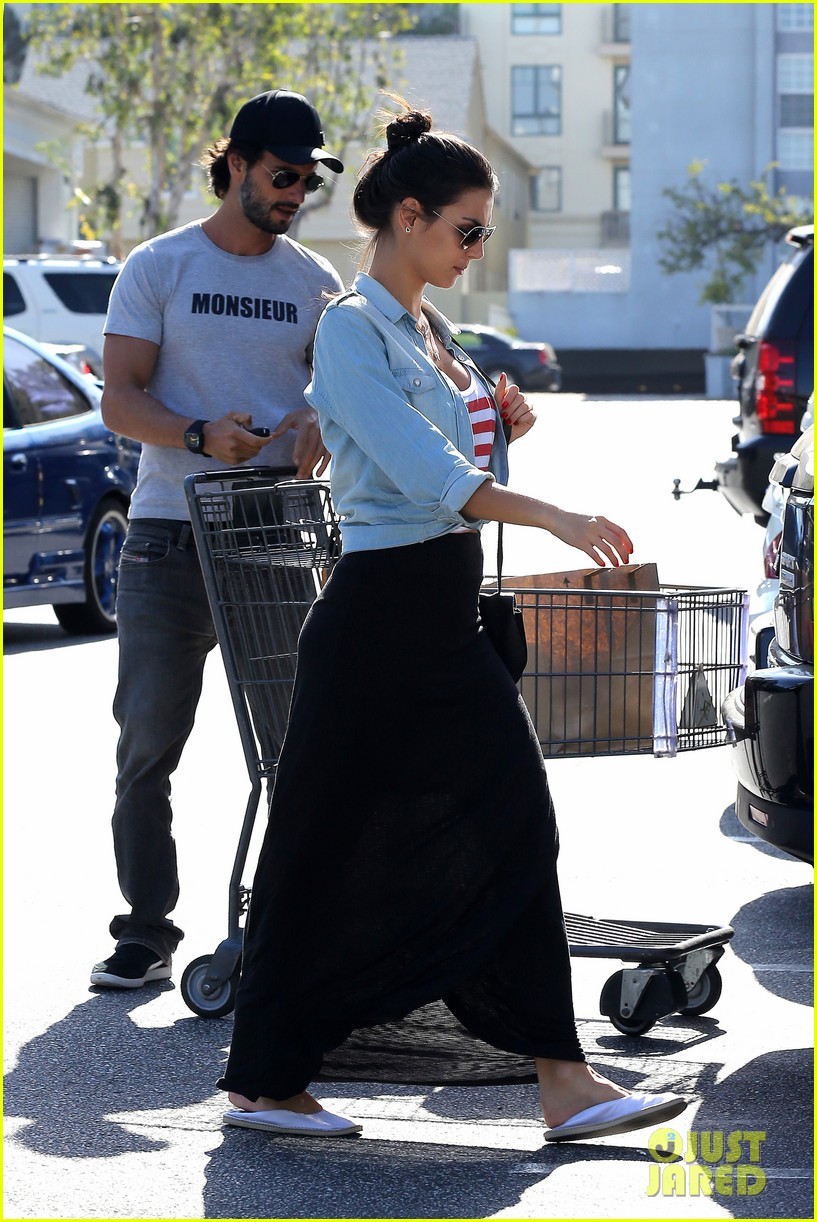luar-mydrug:  Mel divando em L.A 