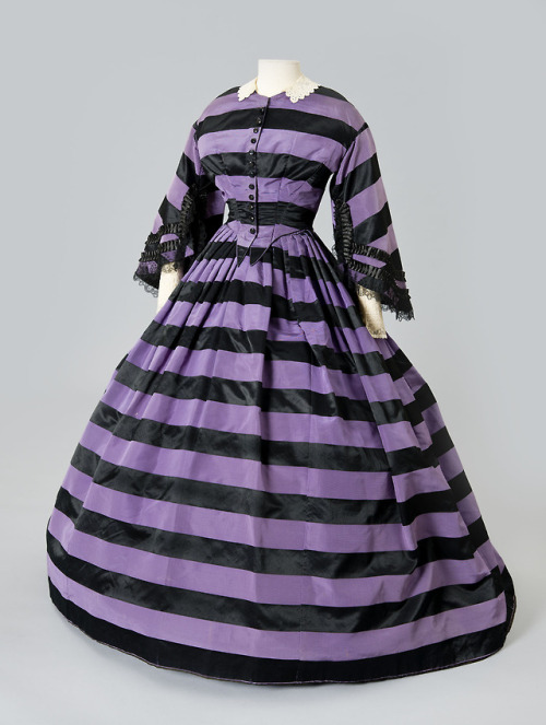 fripperiesandfobs:Day dress ca. 1862From the Albany Institute of History & Art