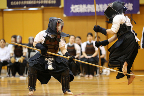 budobabes:  Jump aside by Teruhide Tomori on Flickr. Women’s High School All-Japan Naginata Ch