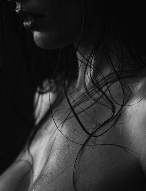 famous-nsfw-tub: Emily DiDonato