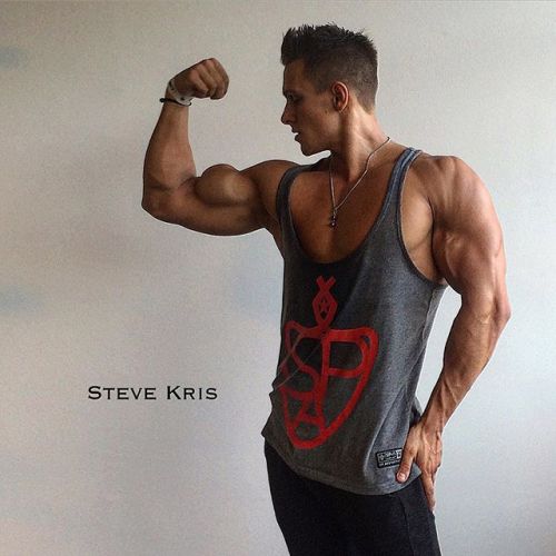 beautifulyoungmuscle:  For your masturbation pleasure… even more Steve Kris! 