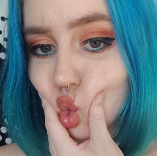 chokedbarbie:  squish