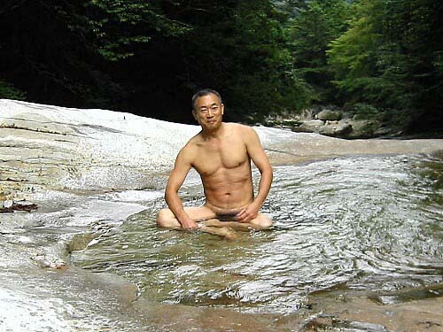 die-zaemon-no-jo-suketaro: gay803man: kodawarino1pin: hotsamblr: 我爱上了这位日本男人！I had fall in love with 
