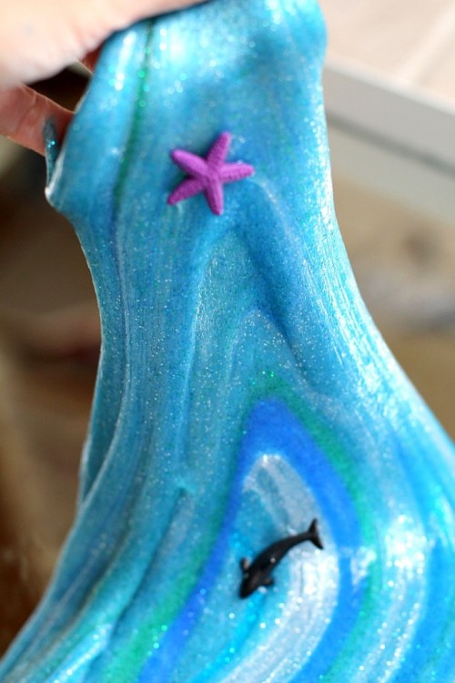 (via Night Sky Activities For Preschool: Galaxy Slime - Twodaloo) 
