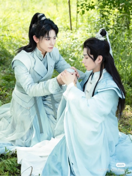 chinese hafnu - cosplay of shen qingqiu and luo binghe by 鹿荼白 and 楚淇